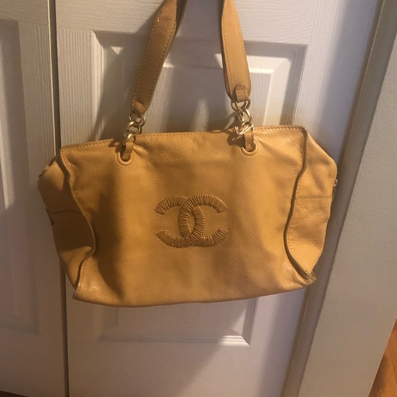 Chanel perfect for Fall!!! Tan/ yellow with lime green on edges - Picture 3 of 16